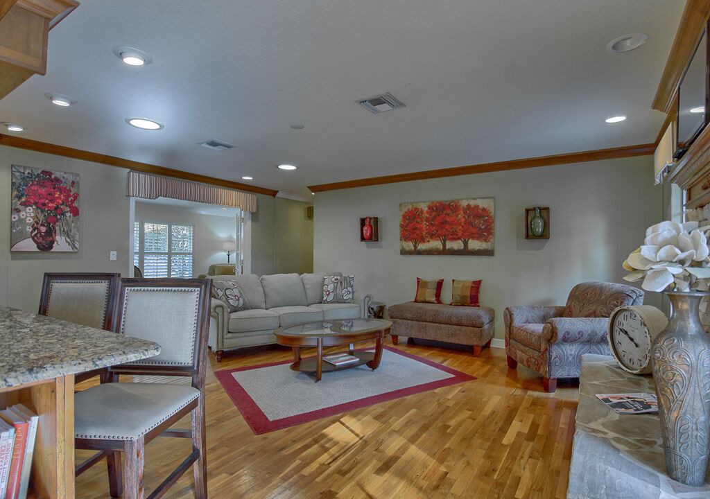 Photo of Livingroom in Historic District