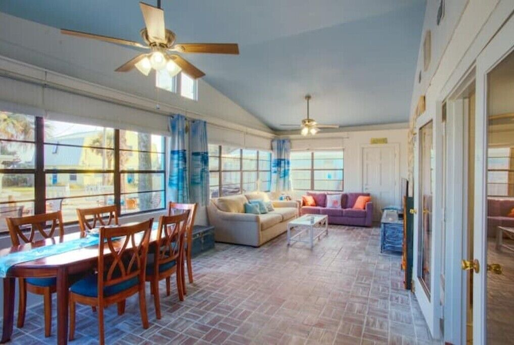 Photo of Livingroom in Ormond-by-the-Sea