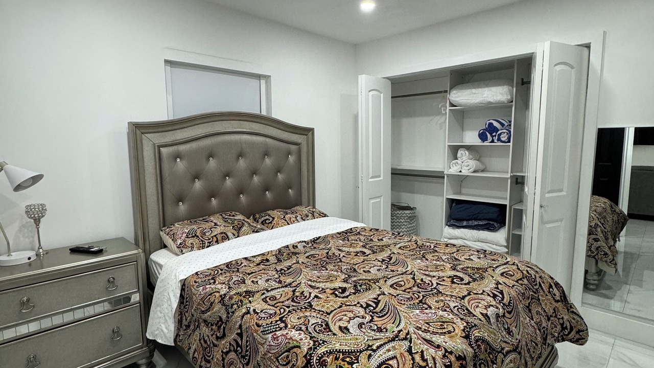 Photo of Bedroom in Miami Gardens