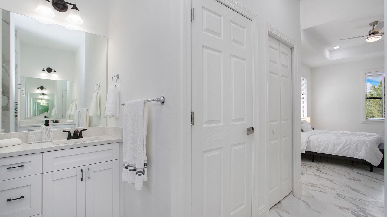 Photo of Bathroom in Sunshine