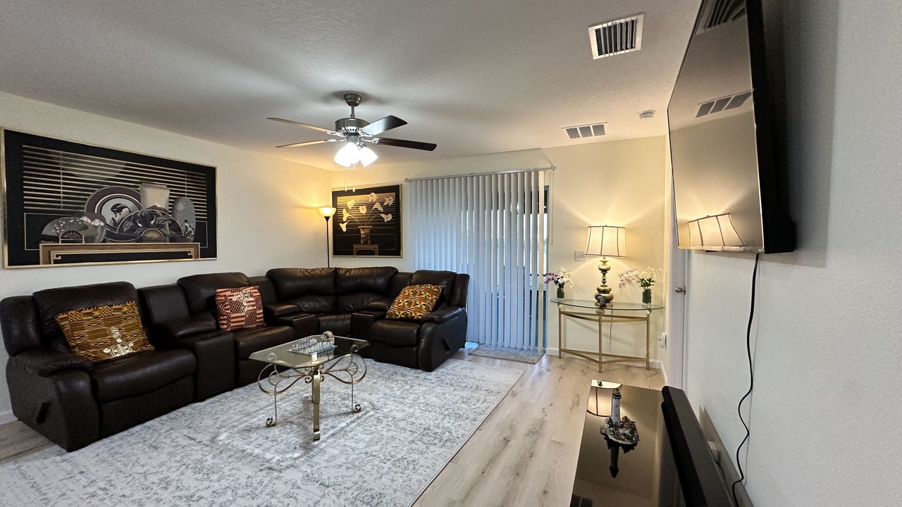 Photo of Livingroom in Brooksville