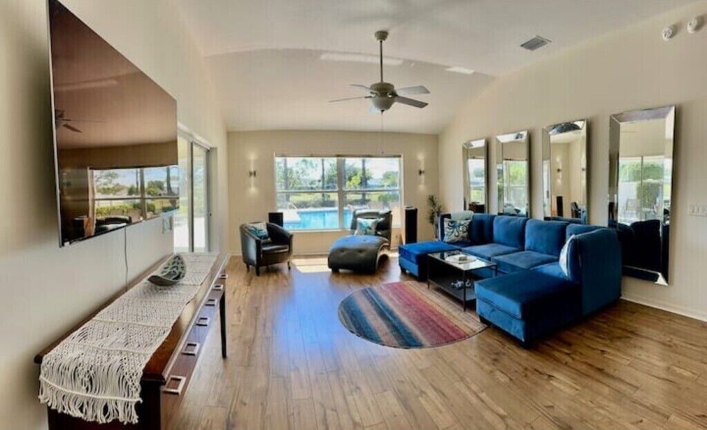Photo of Livingroom in Briar Meadow