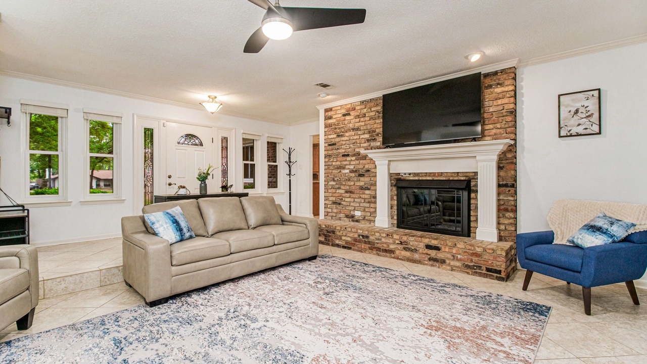 Photo of Livingroom in North Northwest Pensacola