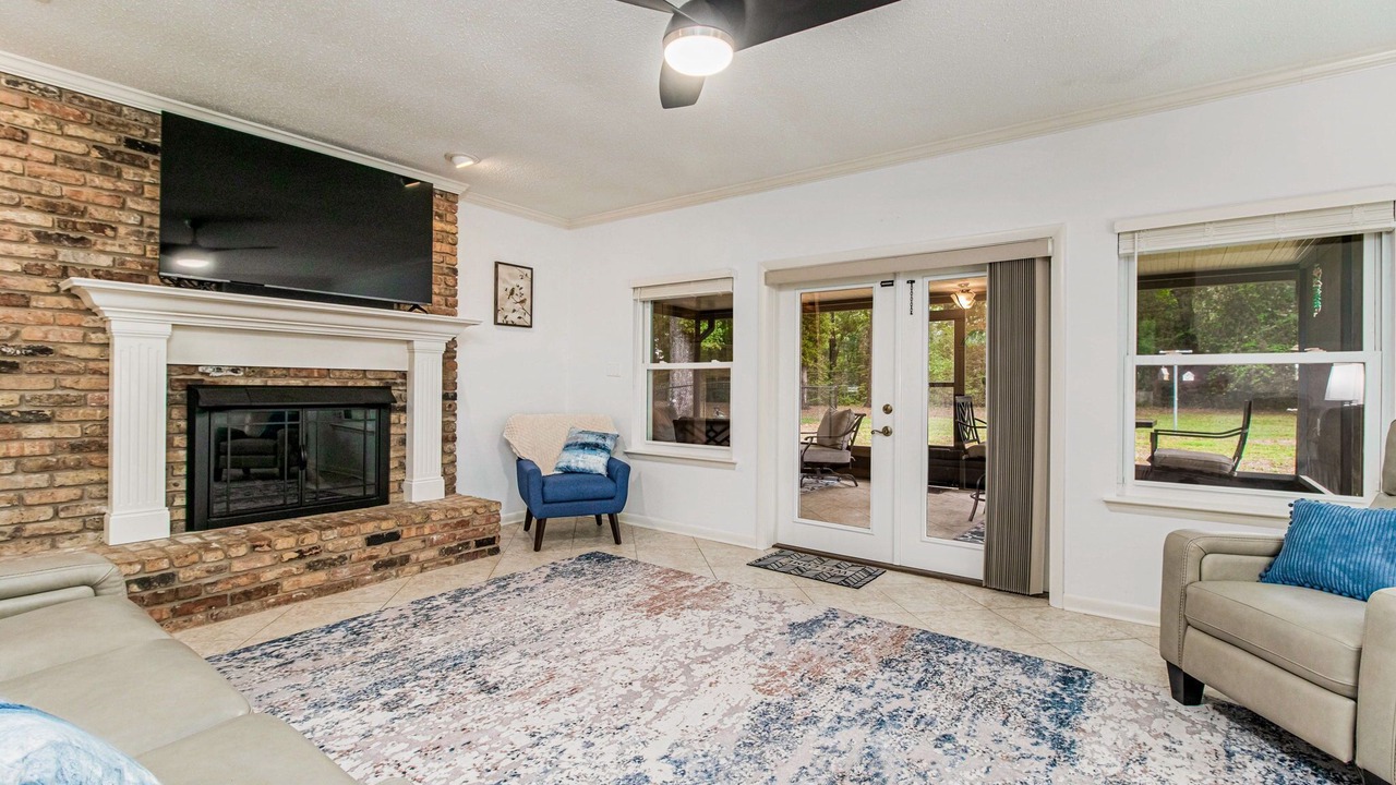 Photo of Livingroom in North Northwest Pensacola