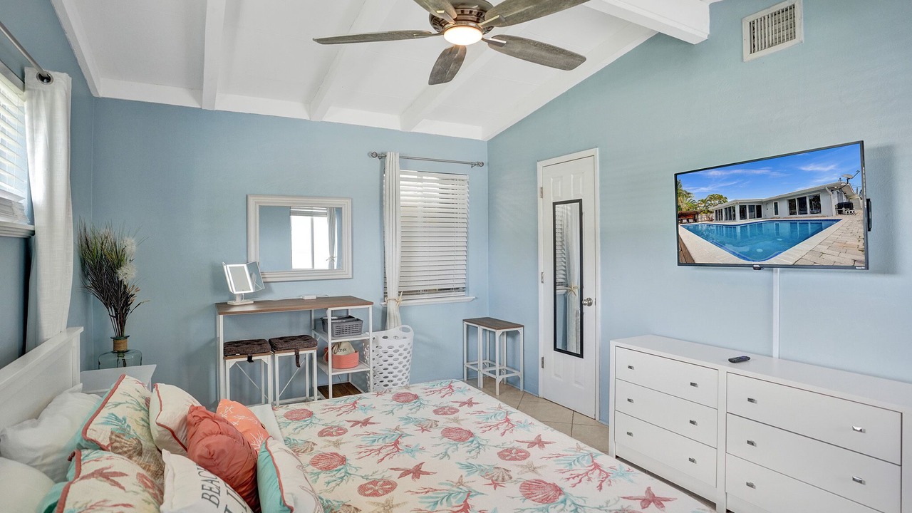 Photo of Bedroom in Riverland Village