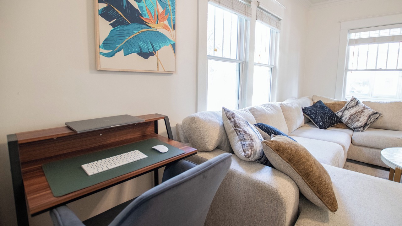 Photo of Livingroom in Historic Uptown