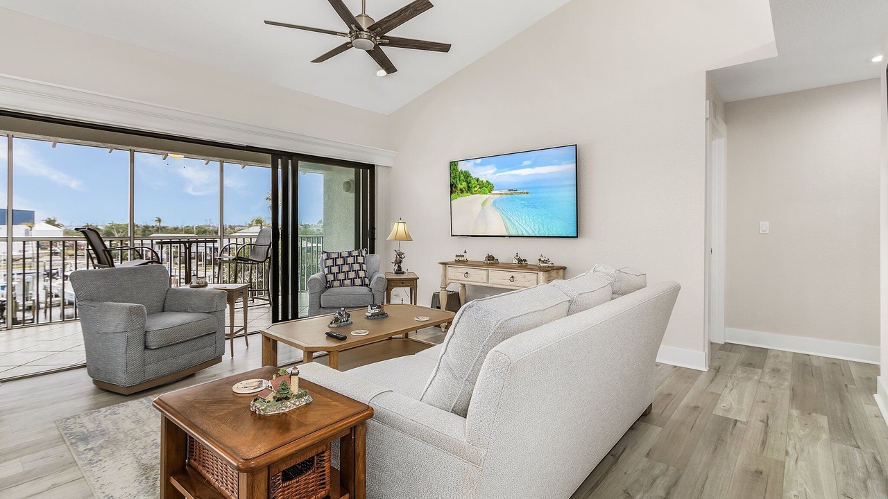 Photo of Livingroom in Bokeelia