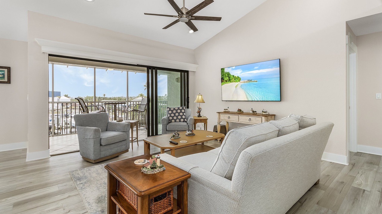 Photo of Livingroom in Bokeelia