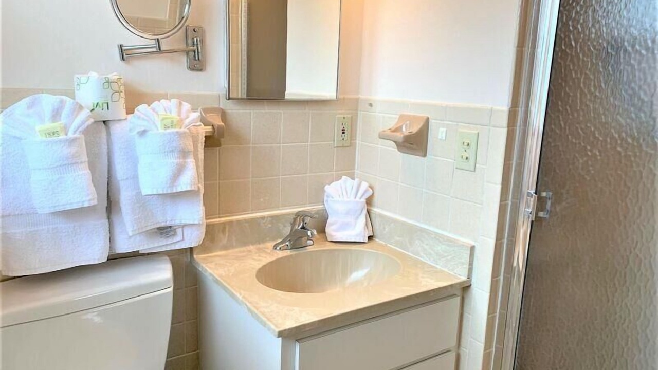 Photo of Bathroom in Aloha Kai