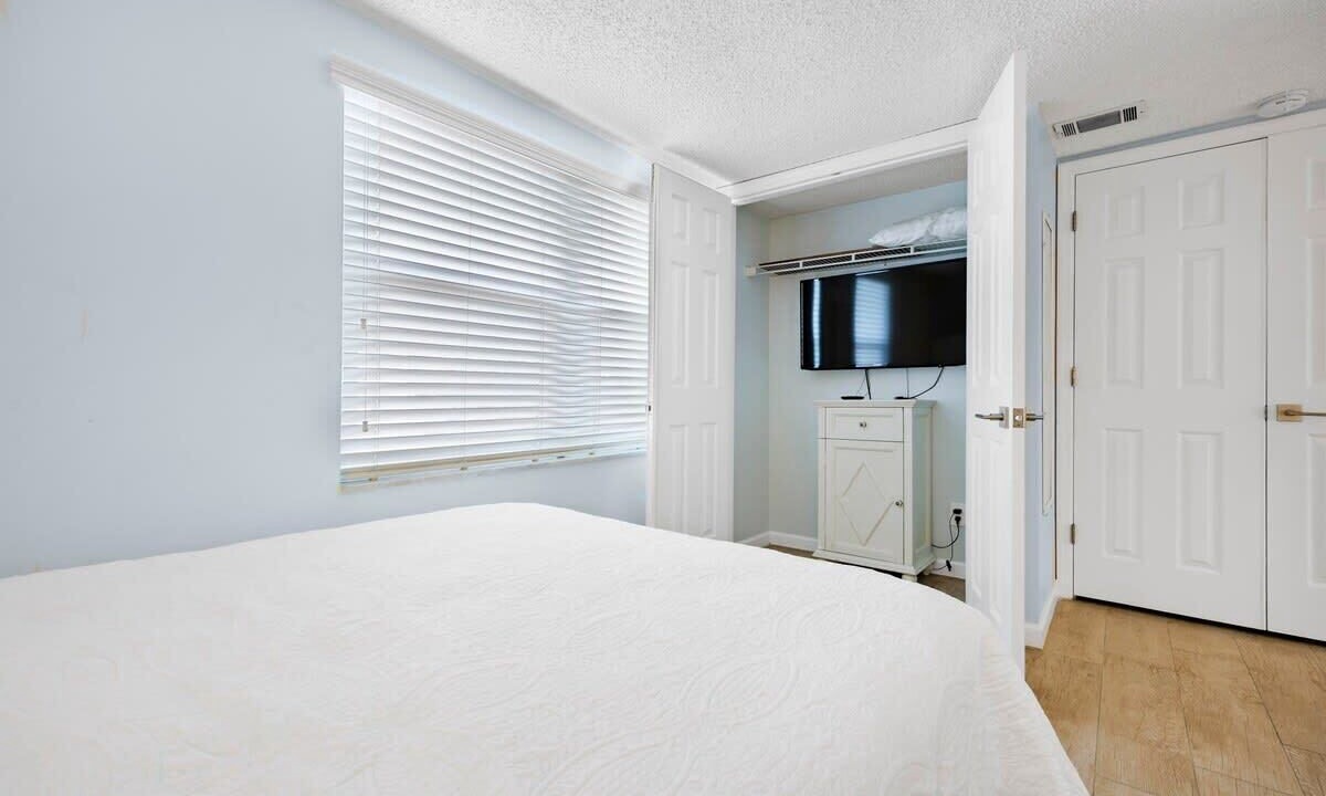 Photo of Bedroom in Avon By The Sea