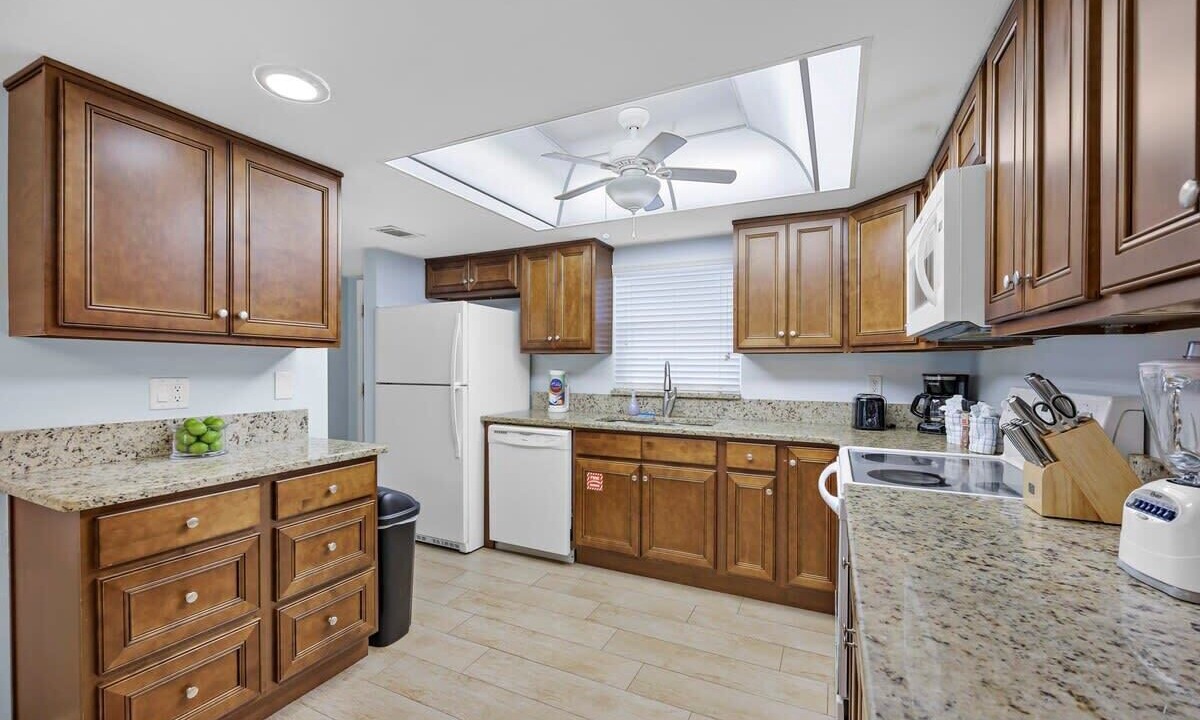 Photo of Kitchen in Avon By The Sea
