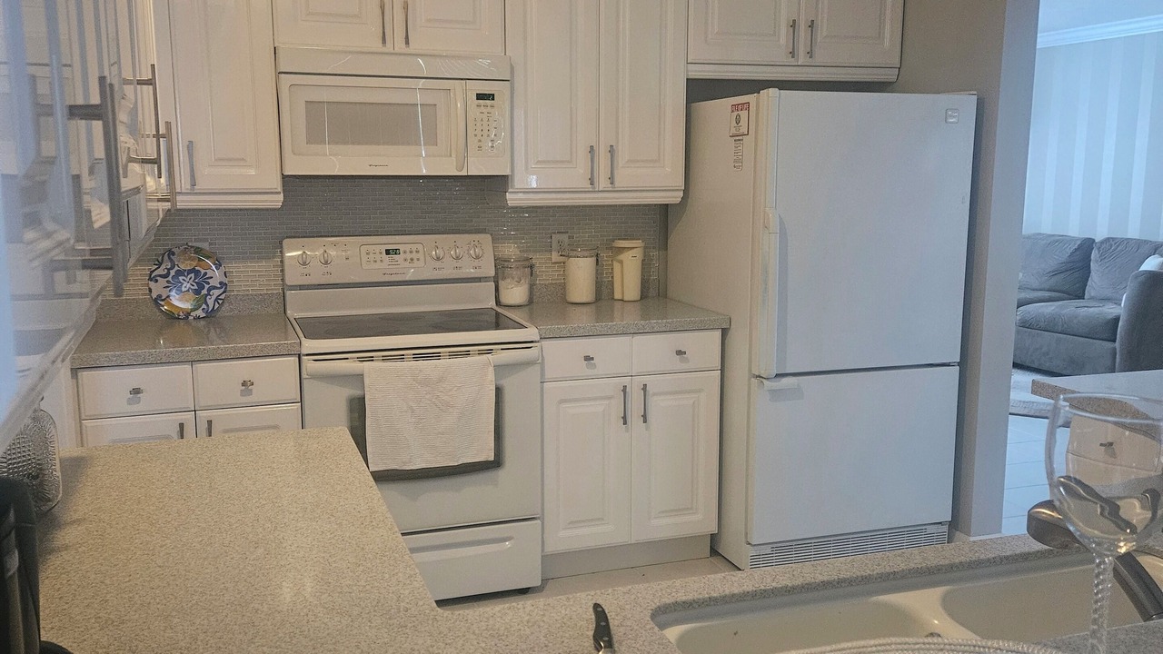 Photo of Kitchen in Golden Beach