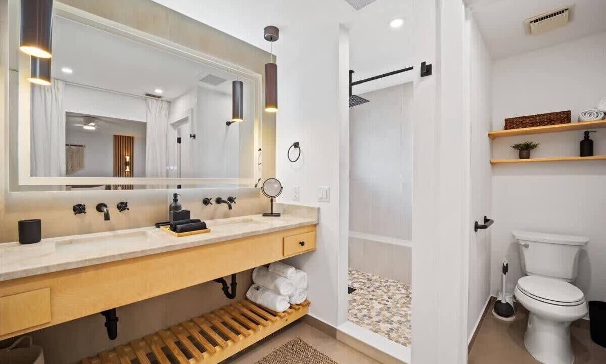 Photo of Bathroom in Palm Harbor