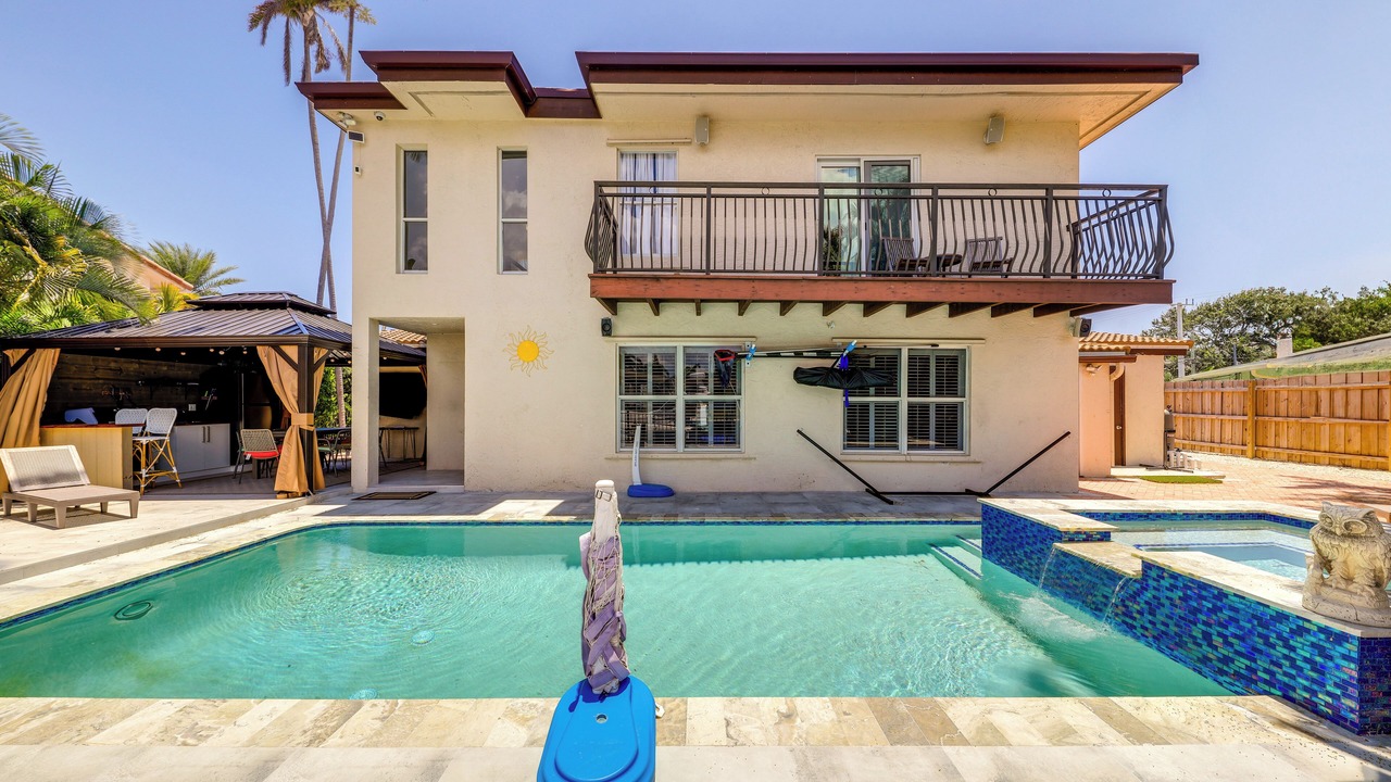 Photo of Patio Balcony in Lighthouse Point