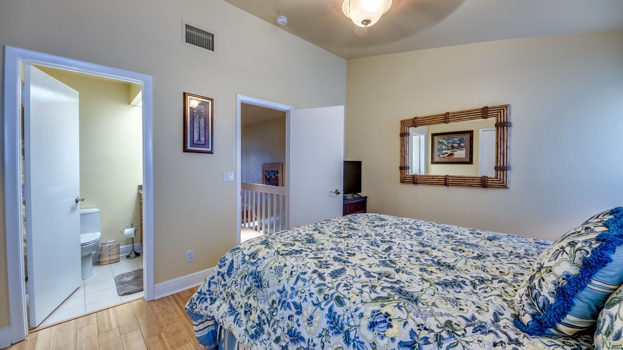 Photo of Bedroom in Bokeelia