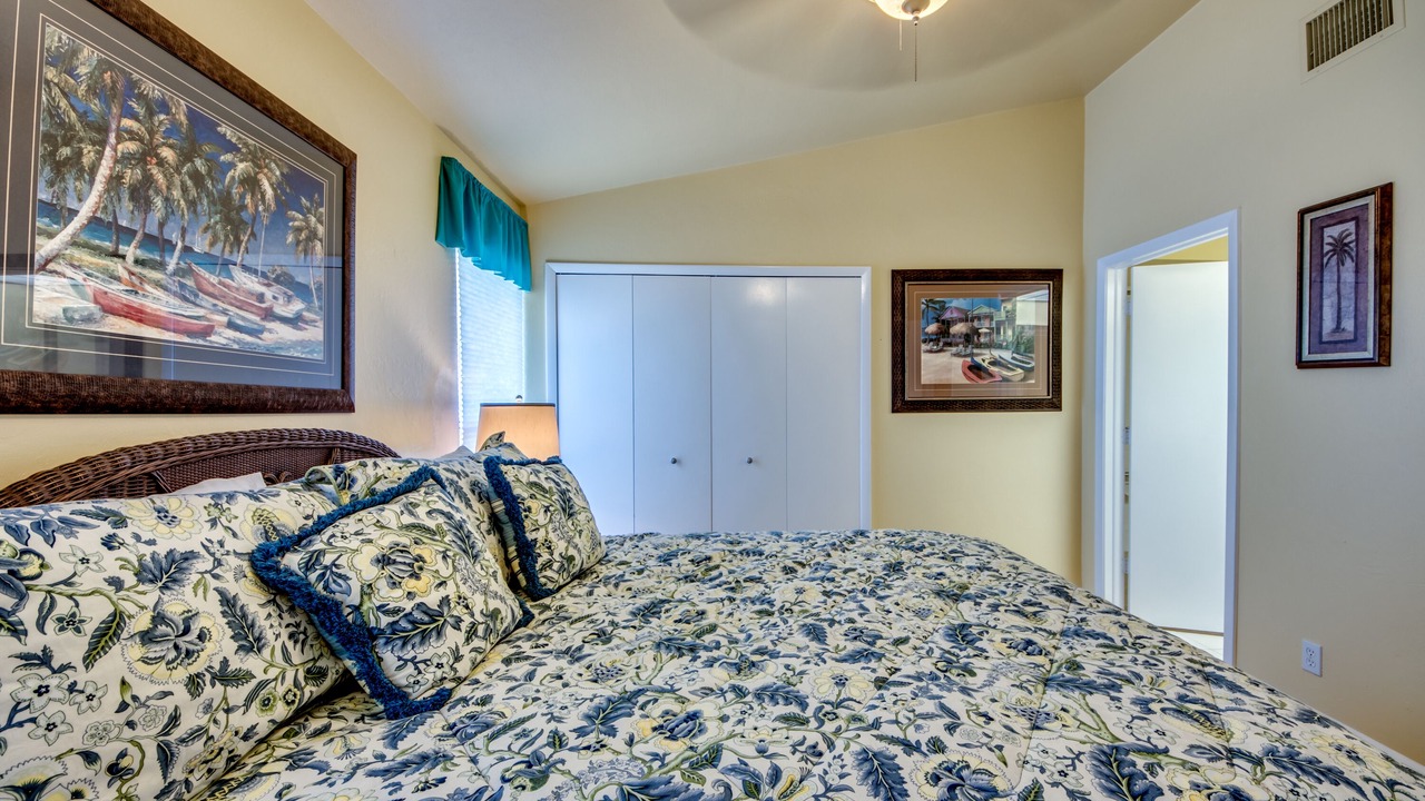 Photo of Bedroom in Bokeelia