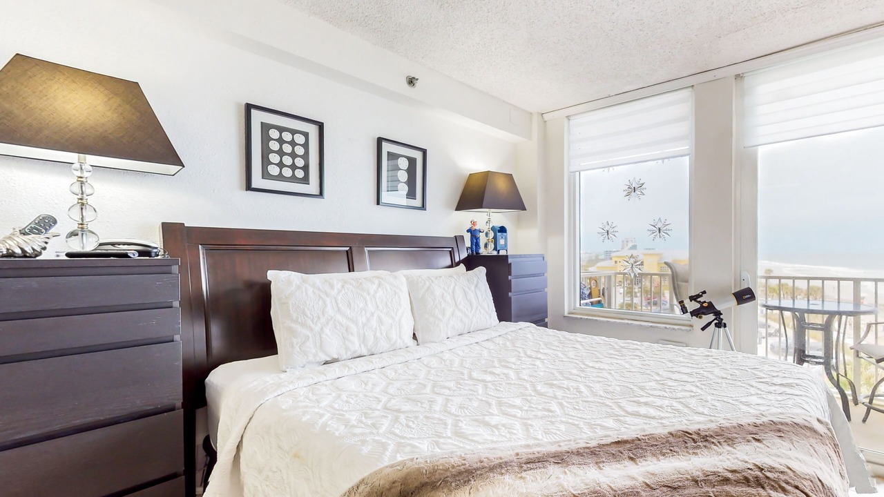 Photo of Bedroom in Lenox Park