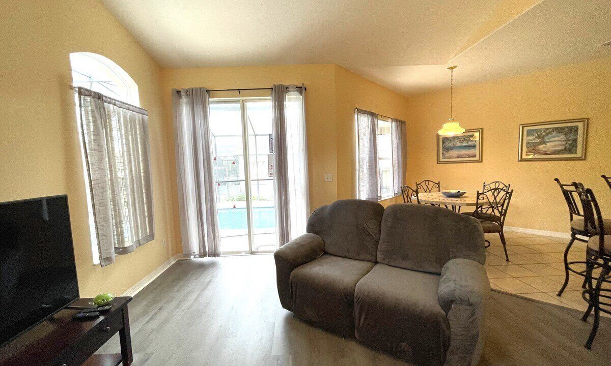 Photo of Livingroom in Tuscan Ridge