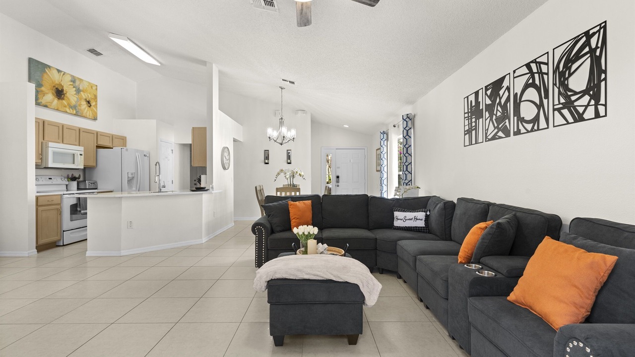 Photo of Livingroom in Haines City