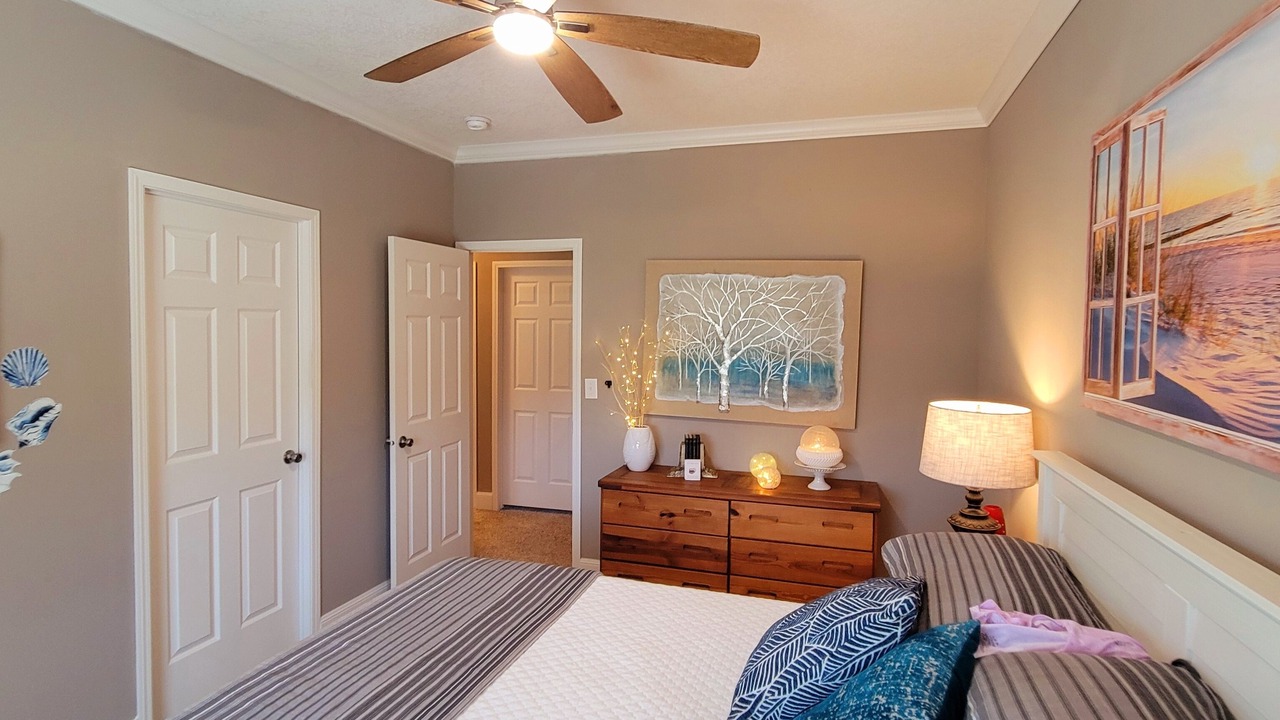 Photo of Bedroom in Edgewater