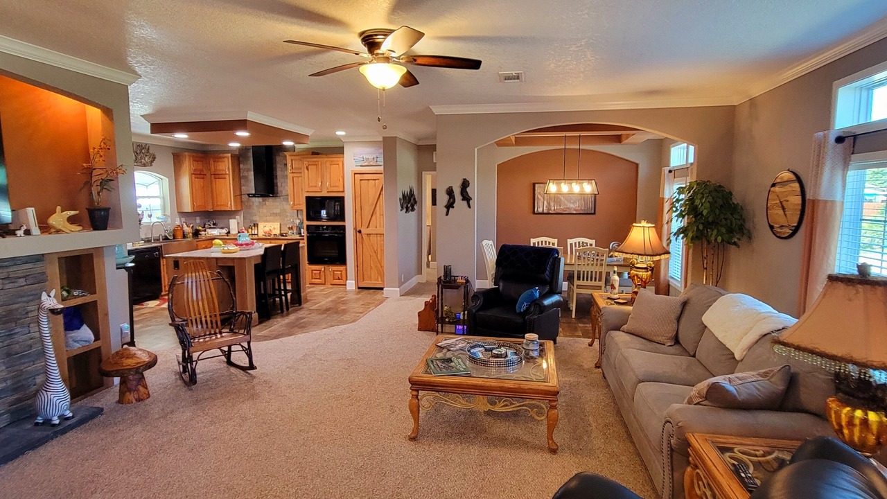 Photo of Livingroom in Edgewater