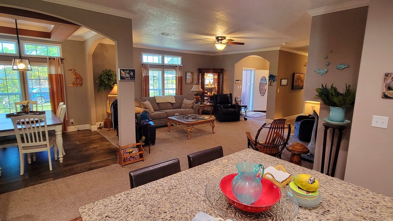 Photo of Livingroom in Edgewater