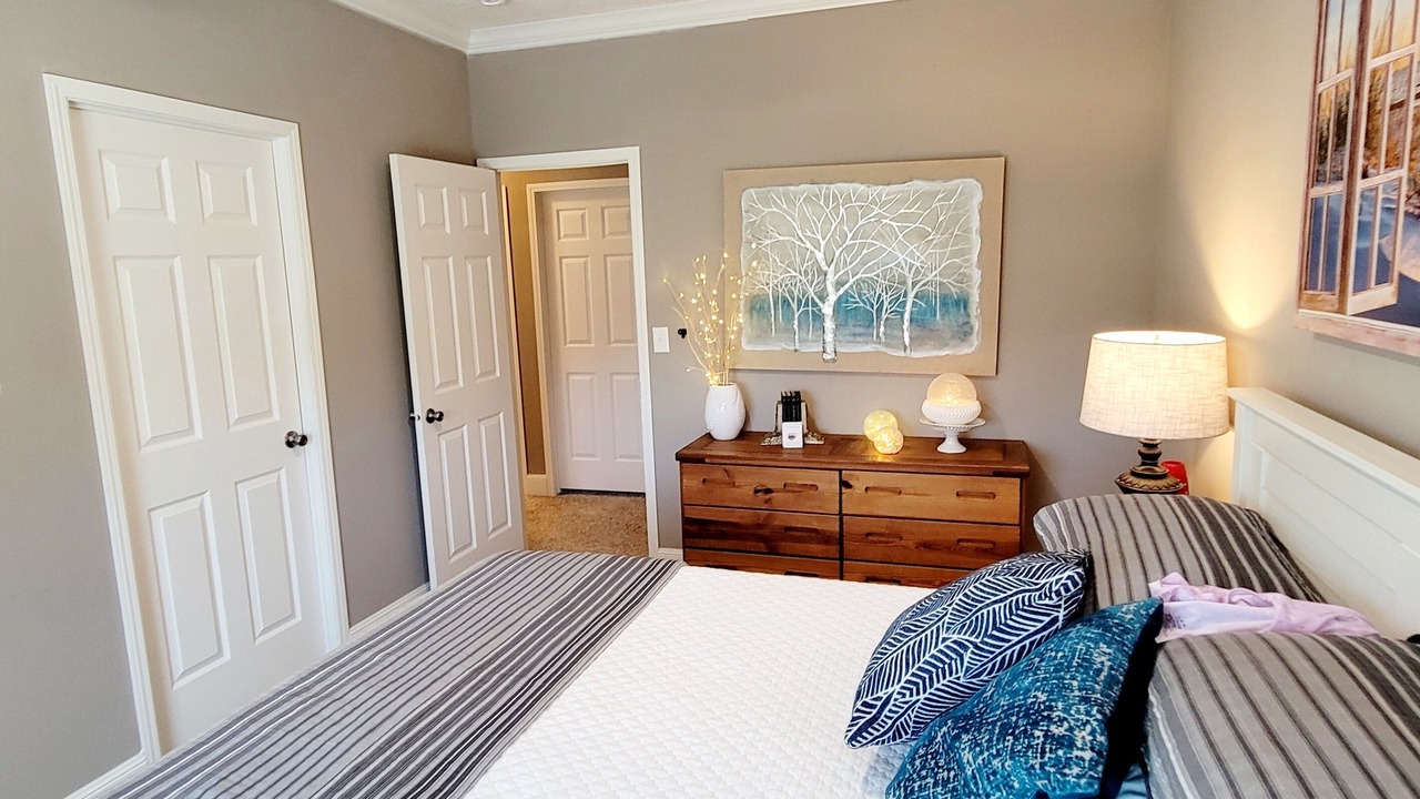 Photo of Bedroom in Edgewater
