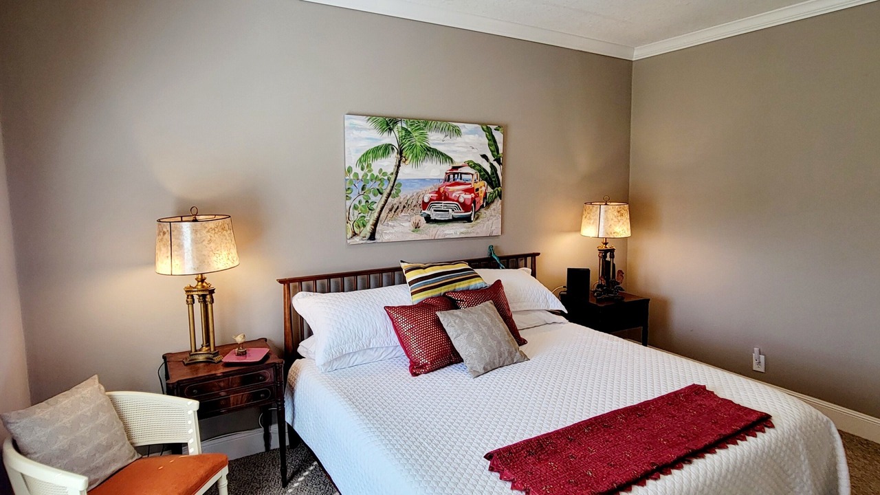 Photo of Bedroom in Edgewater