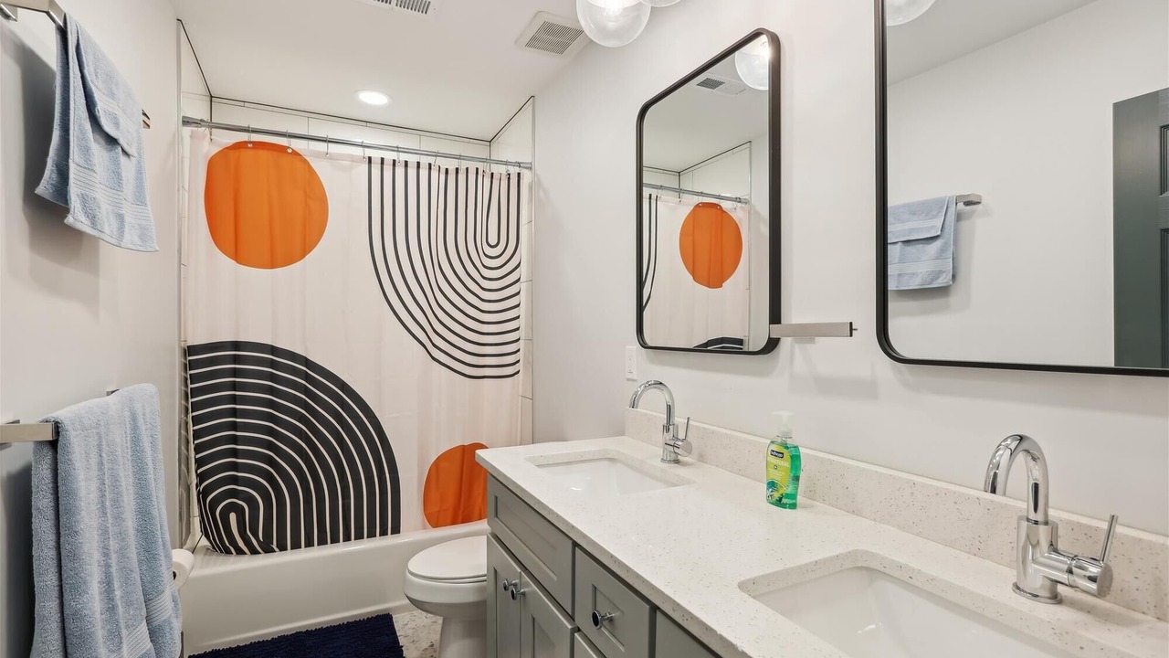 Photo of Bathroom in Melrose