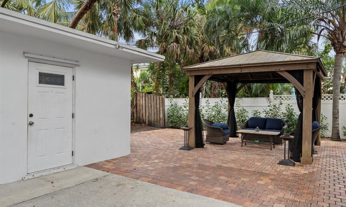 Photo of Patio Balcony in Lake Worth Corridor