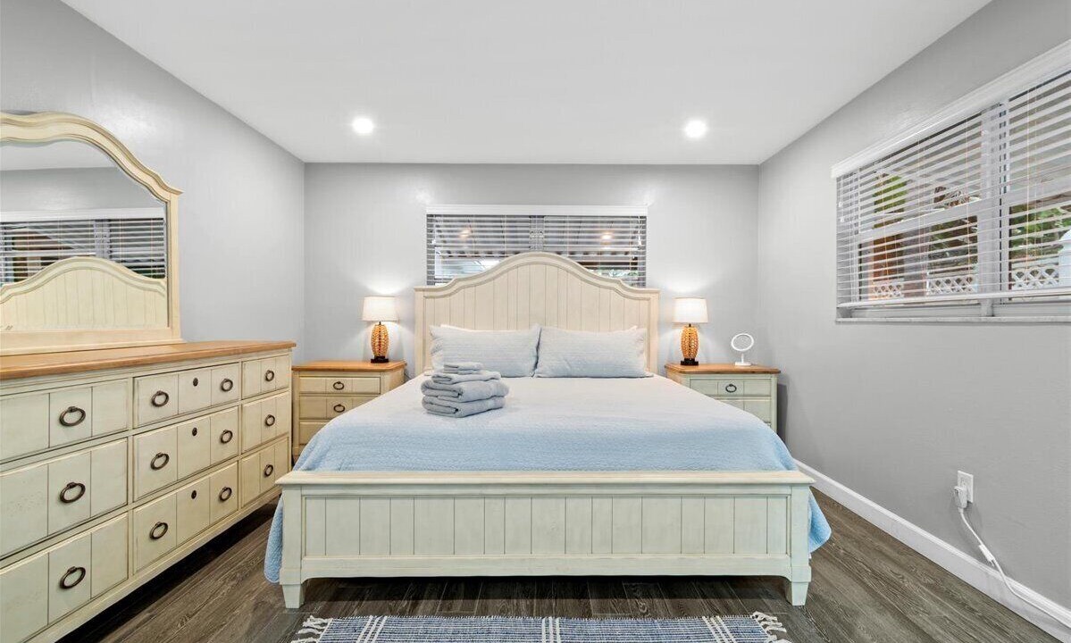 Photo of Bedroom in Lake Worth Corridor