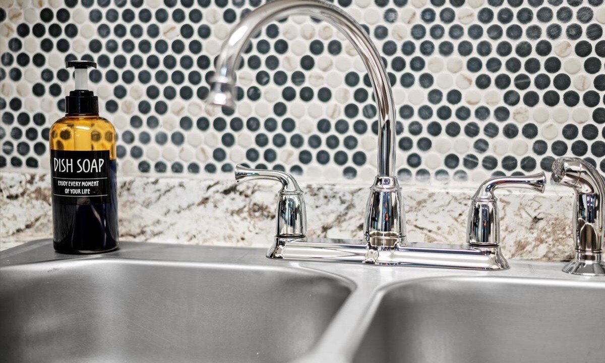 Photo of Bathroom in Lake Worth Corridor