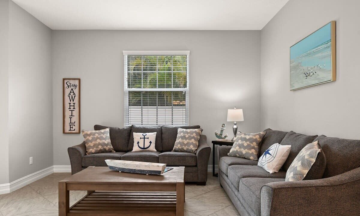 Photo of Livingroom in Indian Harbour Beach