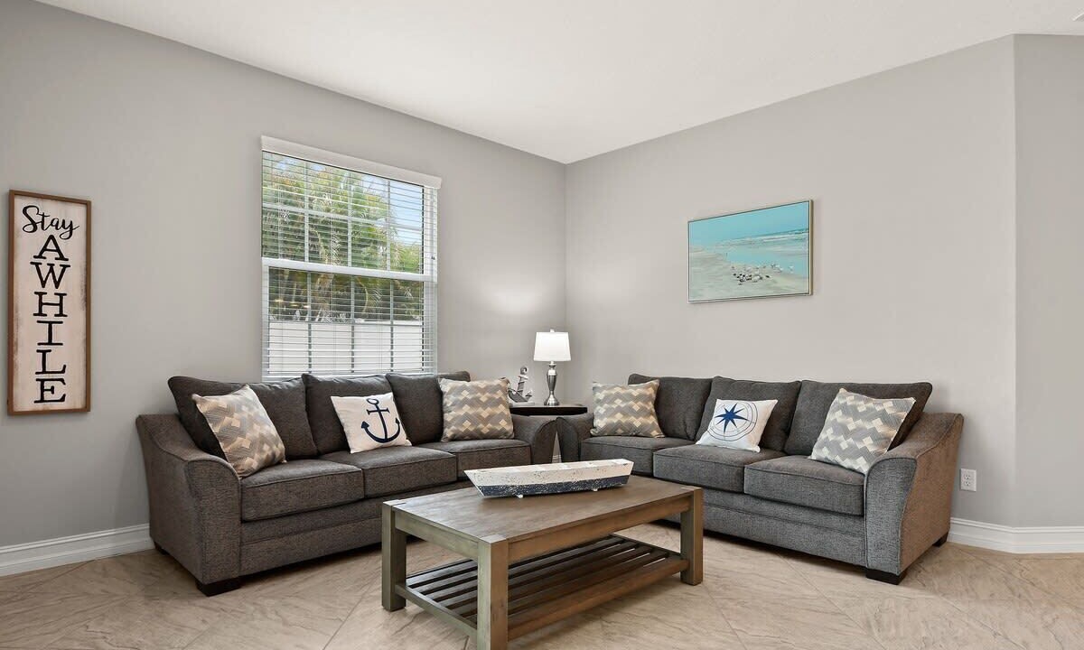 Photo of Livingroom in Indian Harbour Beach