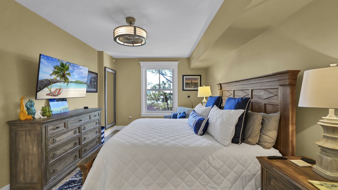 Photo of Bedroom in Baytowne Wharf