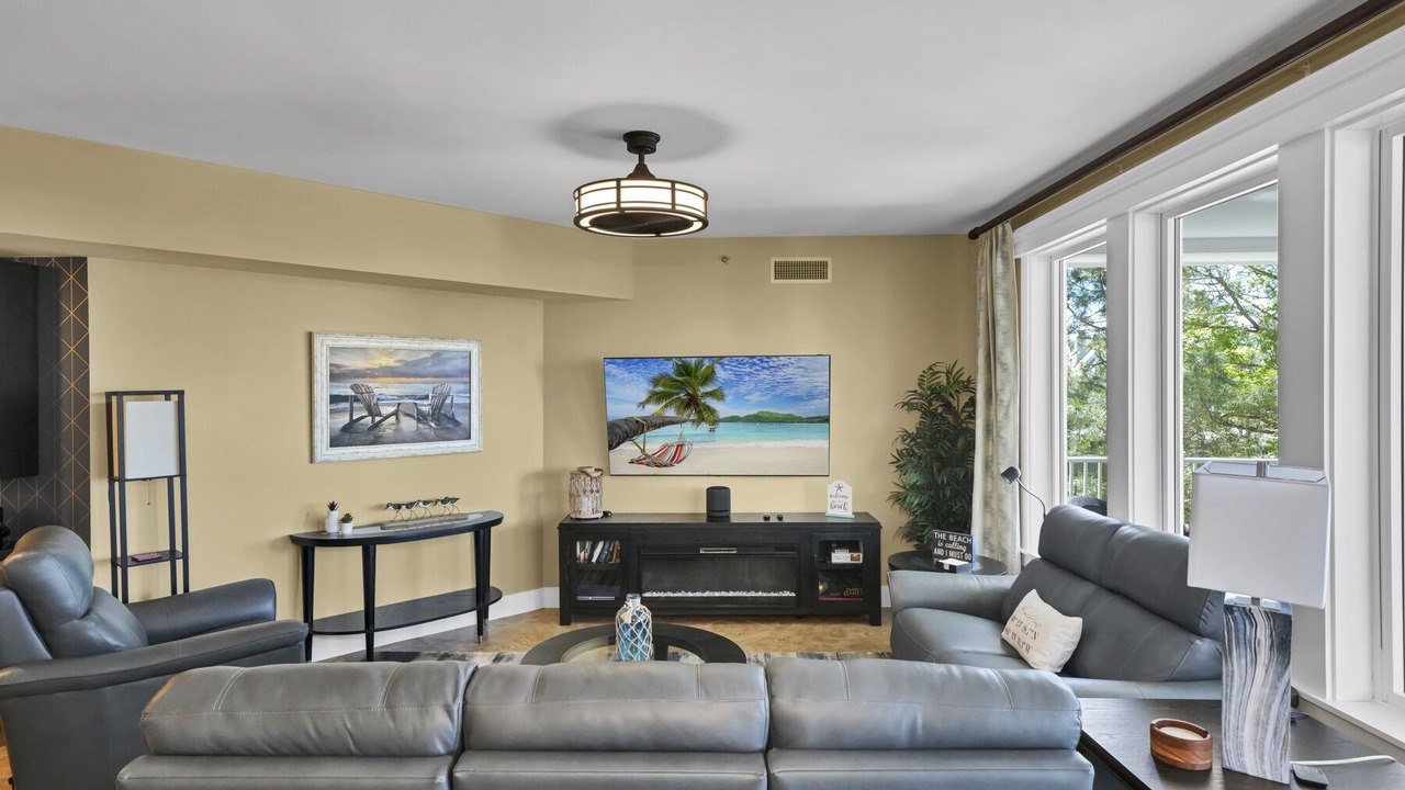 Photo of Livingroom in Baytowne Wharf