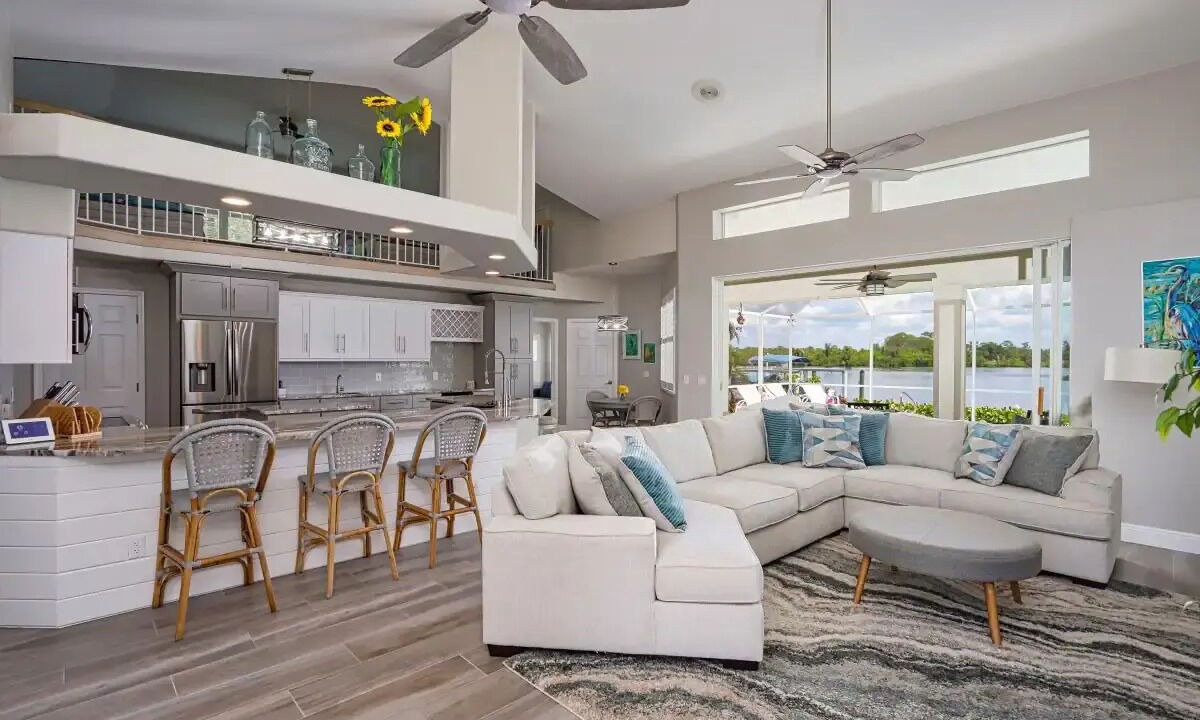 Photo of Livingroom in Fort Myers Shores