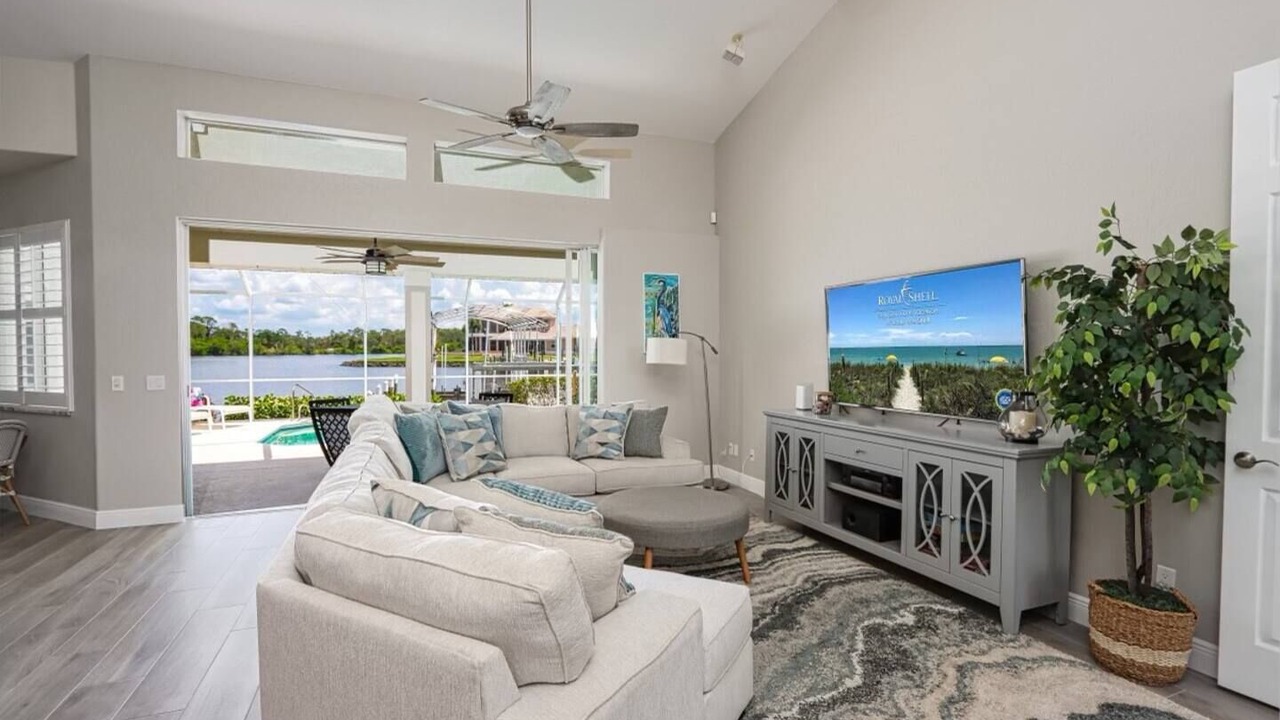 Photo of Livingroom in Fort Myers Shores