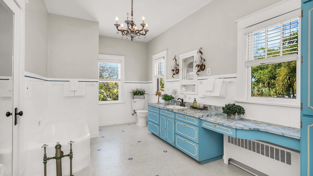 Photo of Bathroom in South Palm Park Neighborhood Association