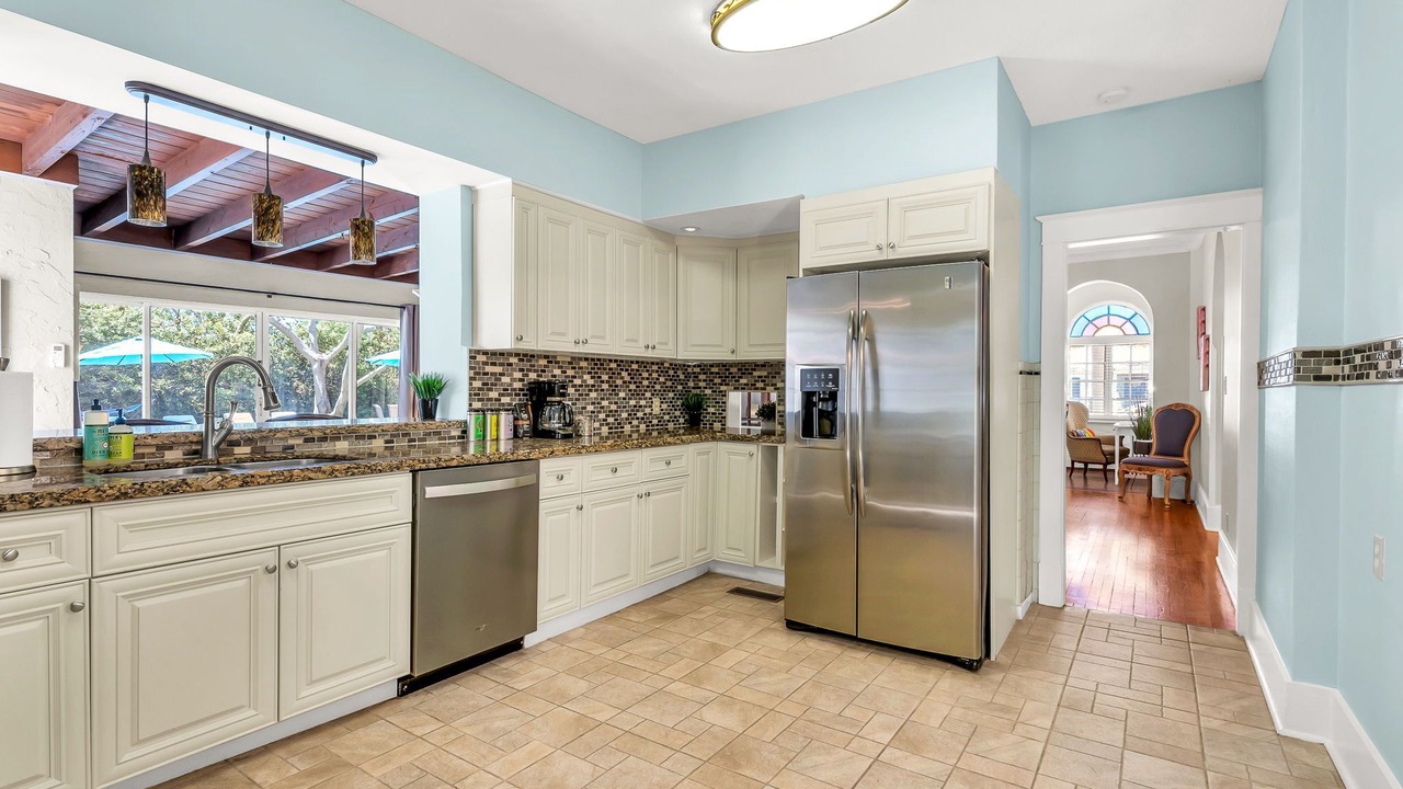 Photo of Kitchen in South Palm Park Neighborhood Association