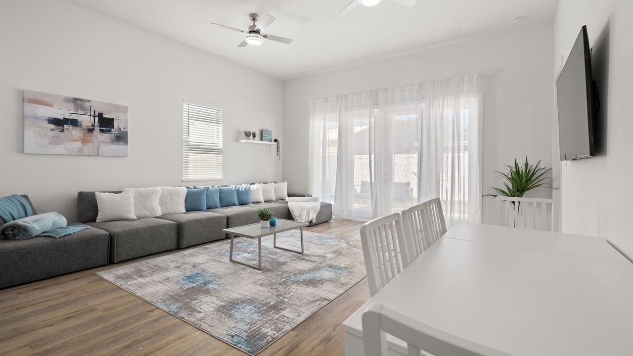 Photo of Livingroom in Carrollwood