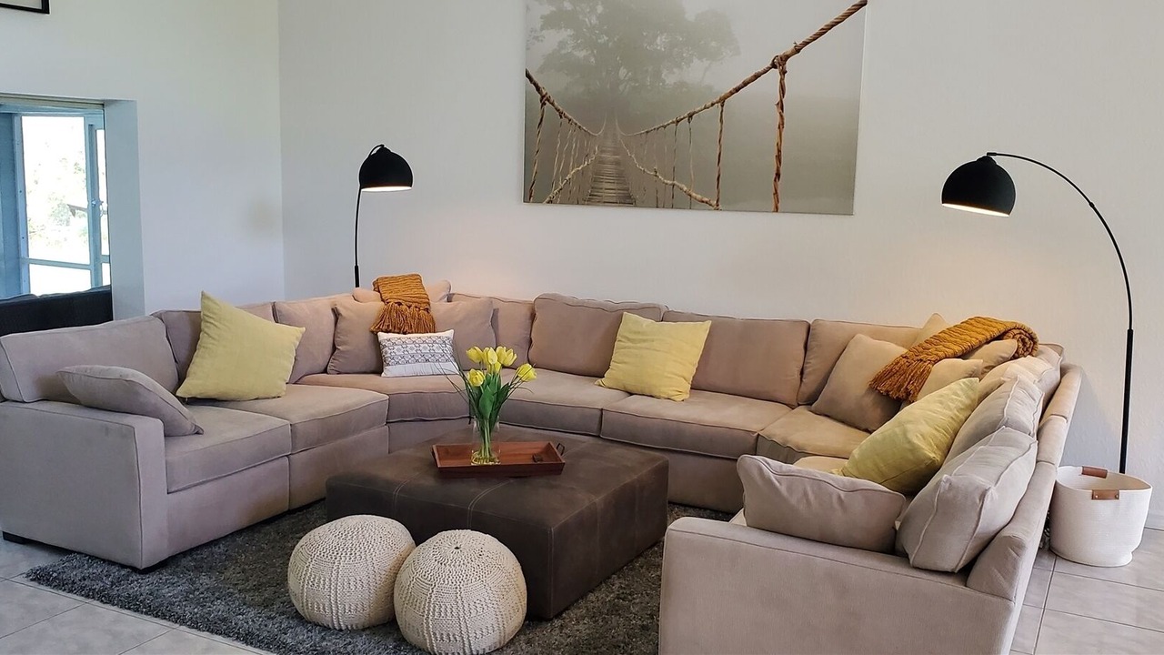 Photo of Livingroom in Groveland