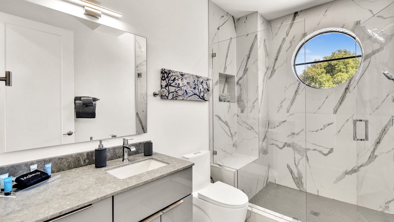 Photo of Bathroom in Harbordale