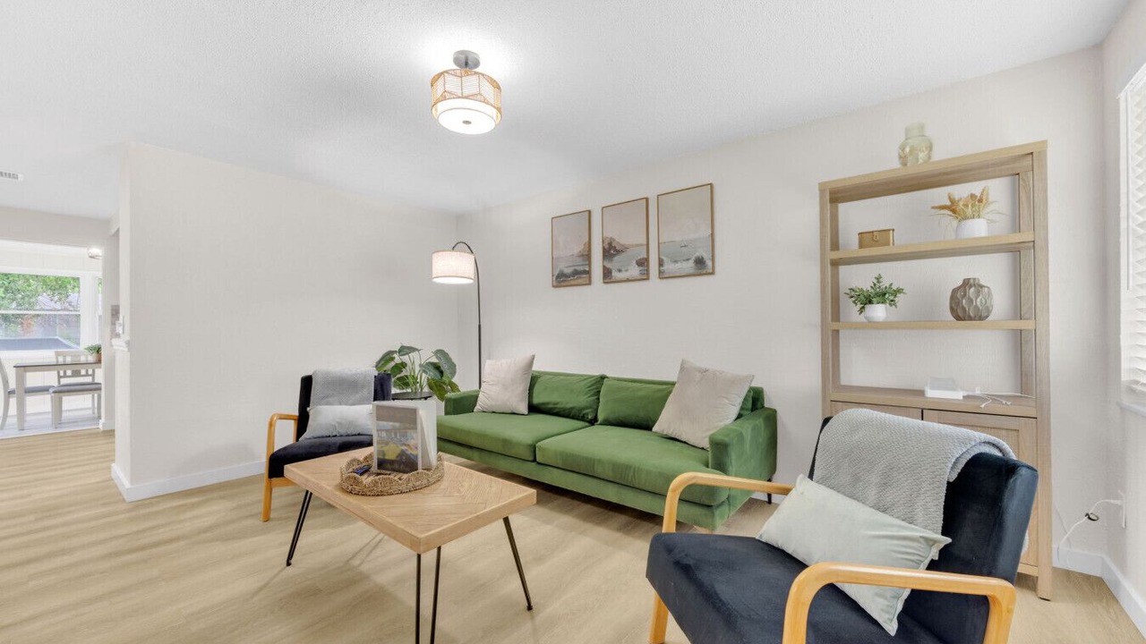 Photo of Livingroom in Apollo Beach