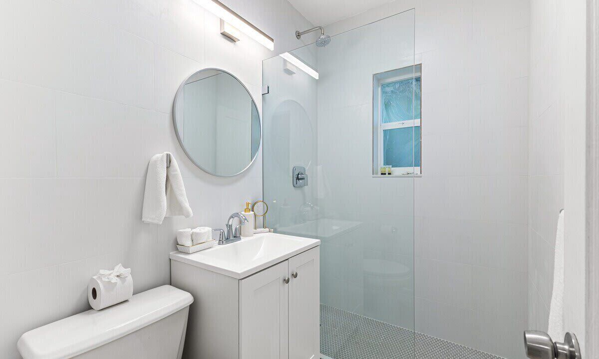 Photo of Bathroom in Hendricks and Venice Isles