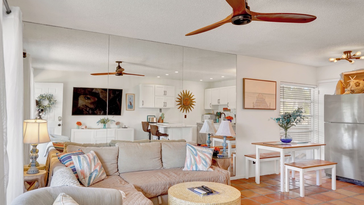 Photo of Livingroom in Pass-a-Grille