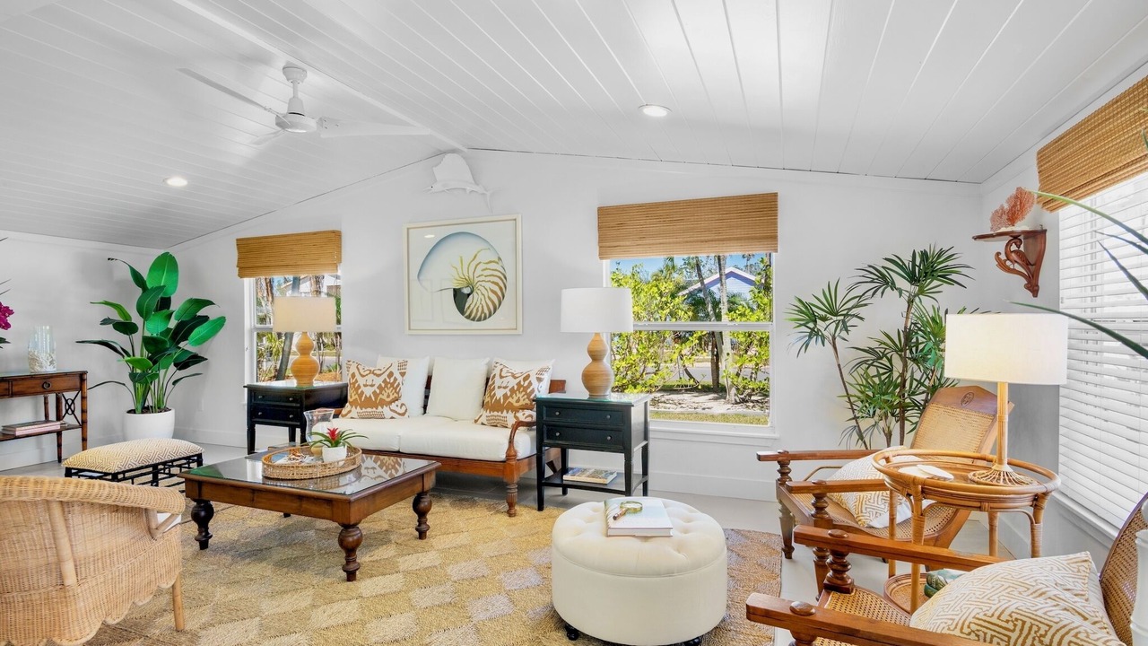 Photo of Livingroom in Longbeach Village