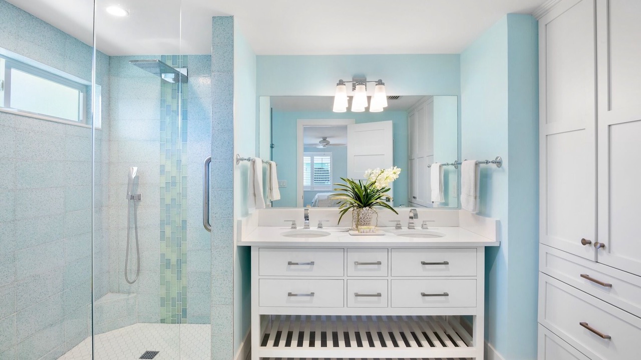 Photo of Bathroom in Longbeach Village