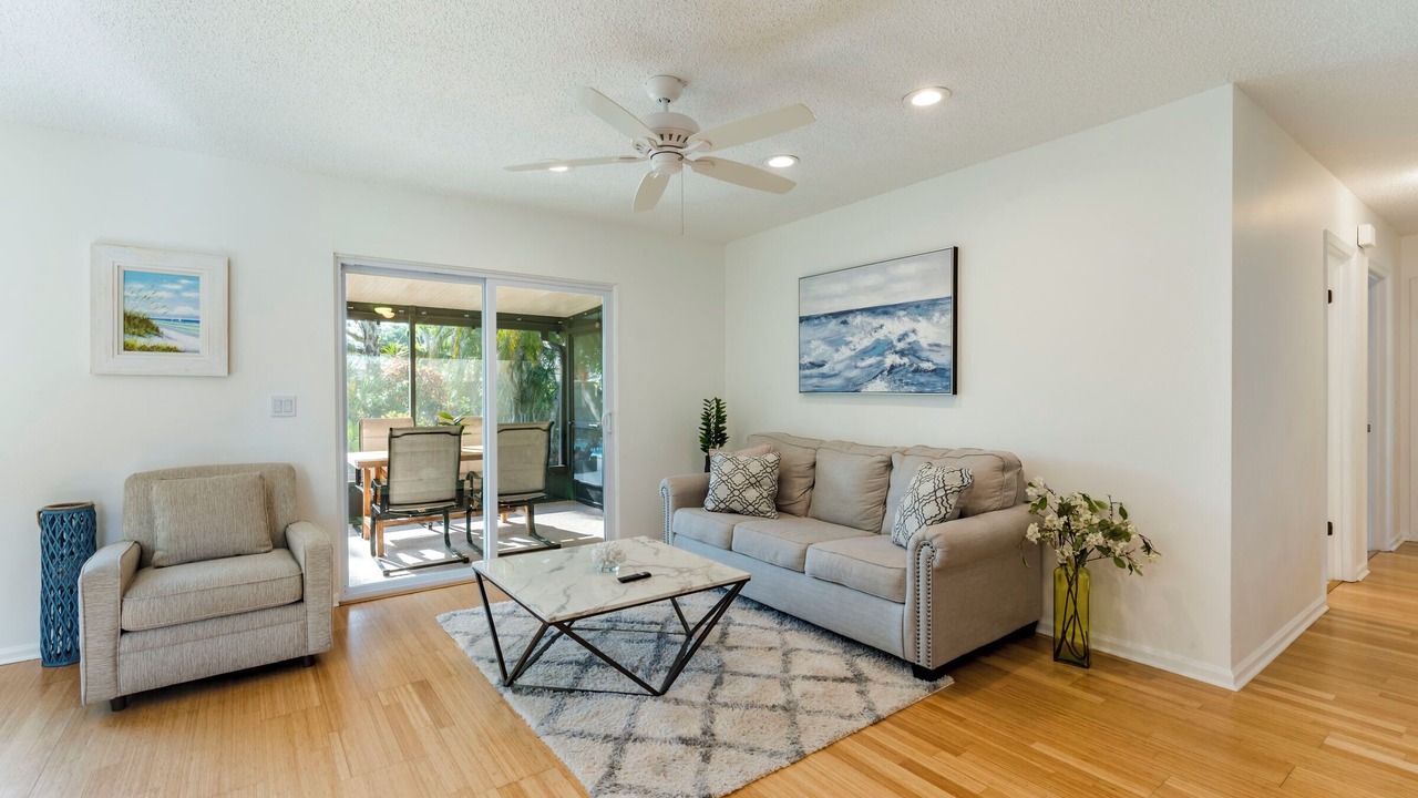 Photo of Livingroom in Sarasota Springs