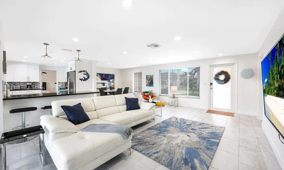 Photo of Livingroom in Eight Lakes